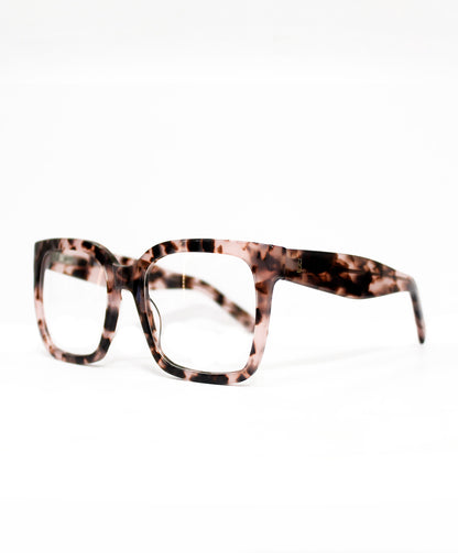 Lentes cuadrados grandes en acetato.