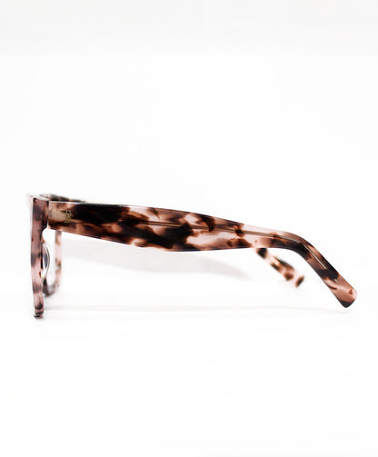 Lentes cuadrados grandes en acetato.