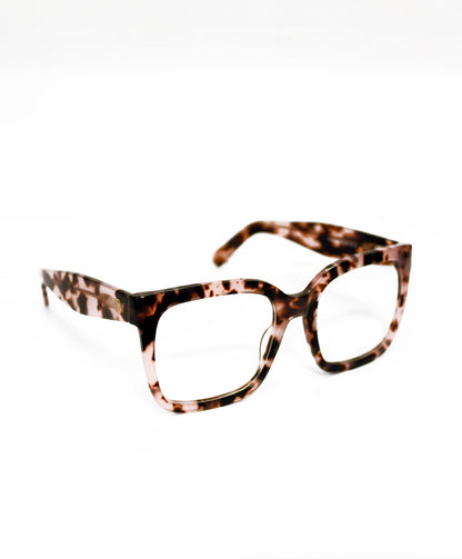 Lentes cuadrados grandes en acetato.