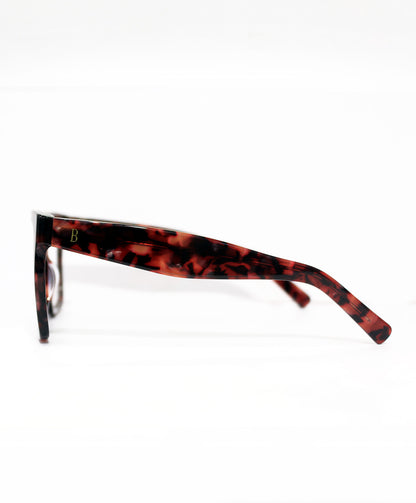 Lentes cuadrados grandes en acetato.